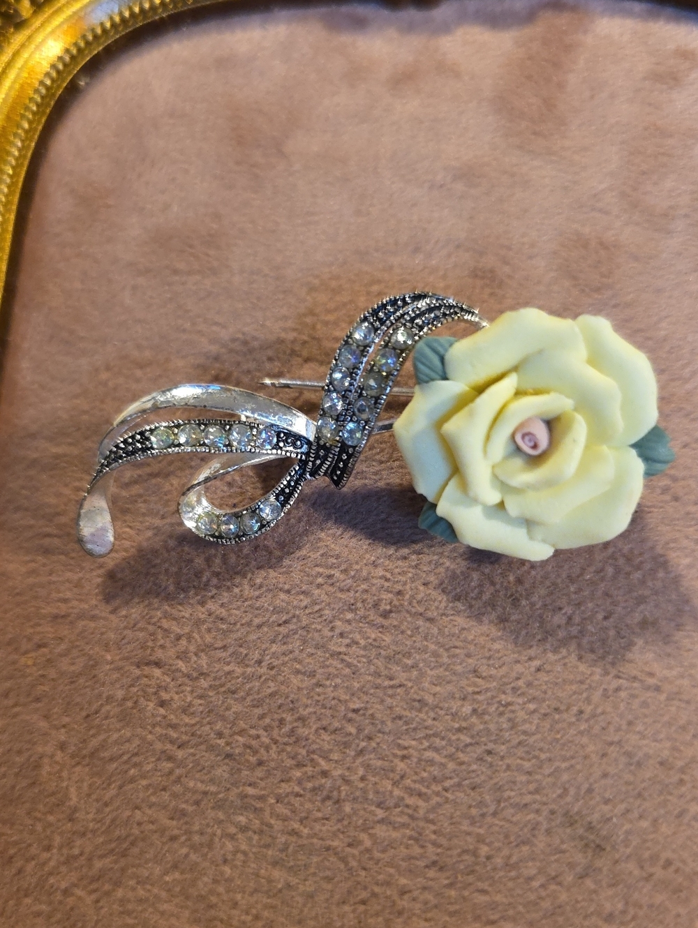 Vintage Nina Ricci for Avon "Sweet Rose" Porcelain Rhinestone Brooch Pin 2.5”